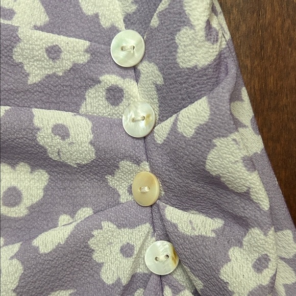 Princess Polly Lavender Floral A-Line Skirt with Cute Button Detail, Size 0 - Picture 4 of 12